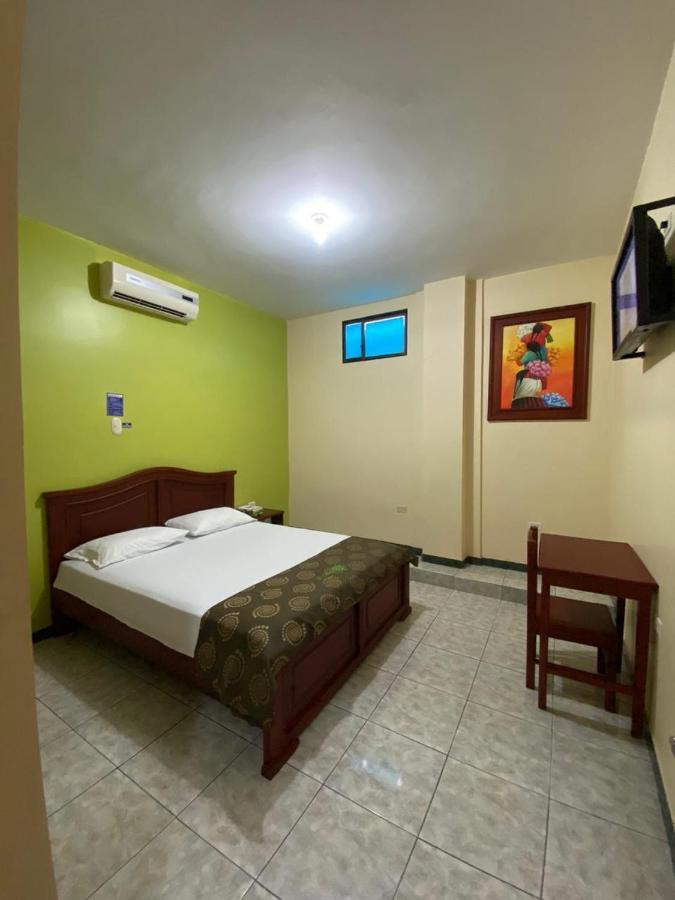 D' Ruiz Hotel Quevedo Esterno foto