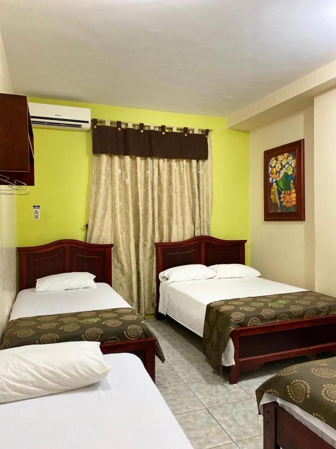 D' Ruiz Hotel Quevedo Esterno foto