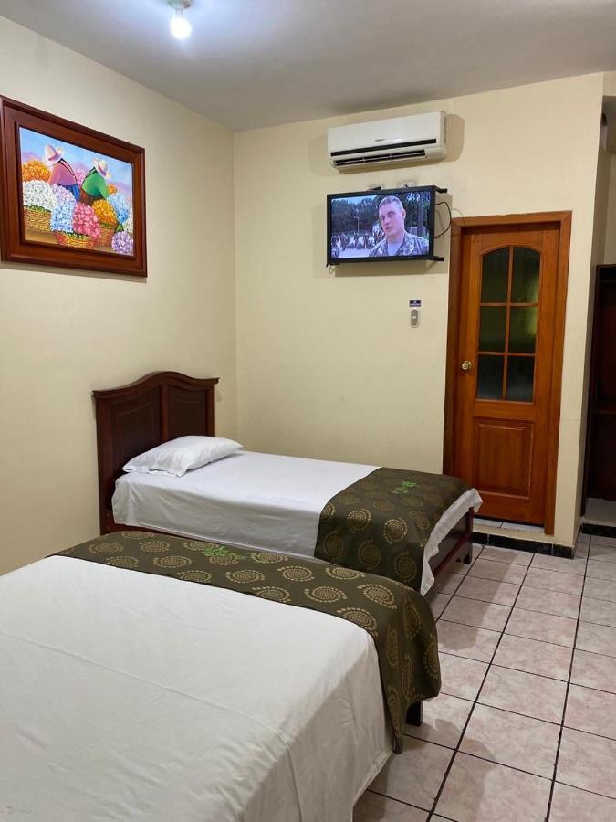 D' Ruiz Hotel Quevedo Esterno foto
