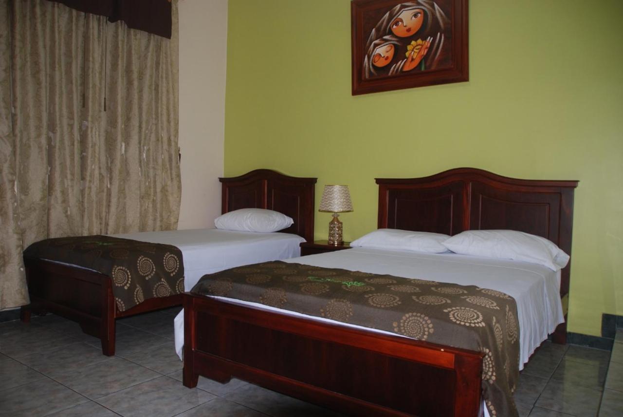 D' Ruiz Hotel Quevedo Esterno foto